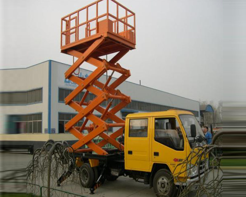 車載折臂式（shì）升（shēng）降機