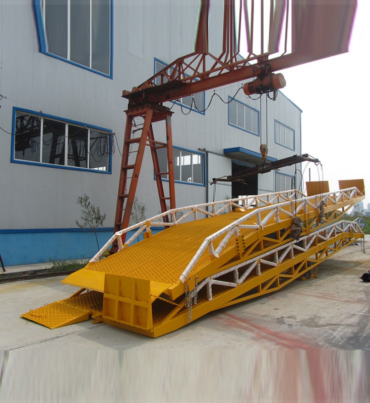 移動裝卸登（dēng）車（chē）橋